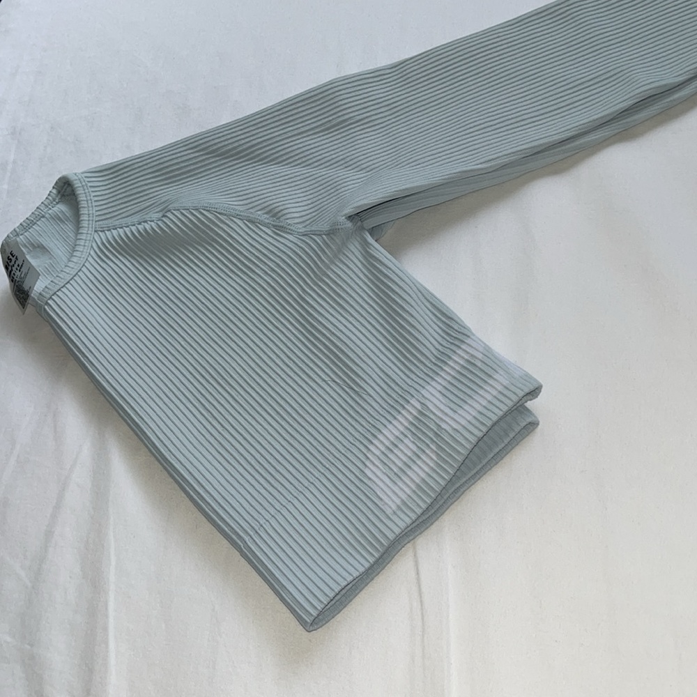 ECHT Apparel Arise Comfort
Cropped Long Sleeve in BABY BLUE